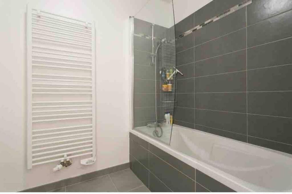 Cozy & Quiet Getaway Just 300M From Paris With Free Private Parking Apartment ฌ็องตีญี ภายนอก รูปภาพ